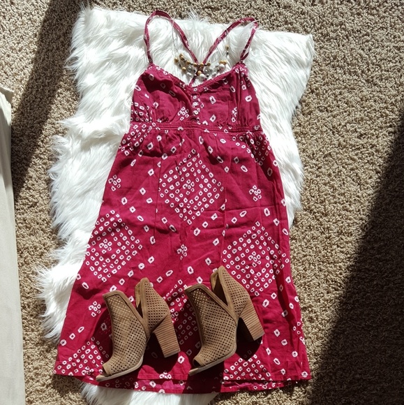 Aeropostale Dresses & Skirts - Aeropostale Red Patterned Dress